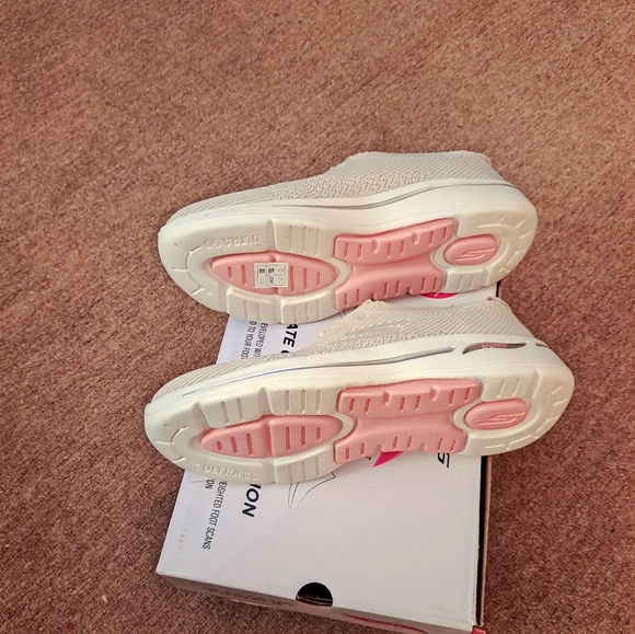 Women`s Skechers GO Walk Arch Fit - Crystal Waves Sneaker 124882-TPPK Taupe/p 10 - Picture 13 of 15